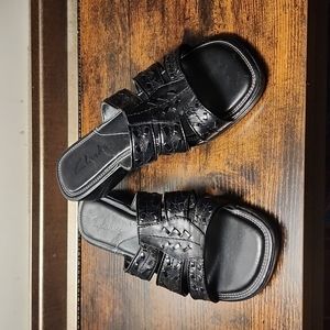 Clarks Womens Black Slide Sandals Shoes size 6 Medium